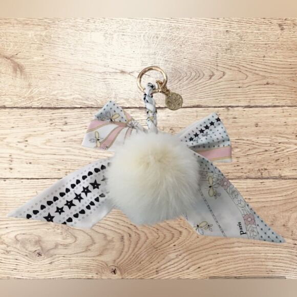TORY BURCH KEY CHARM KEYCHAIN CAR KEYS HANDBAG FOX FUR SILKY BOW - Picture 3 of 4